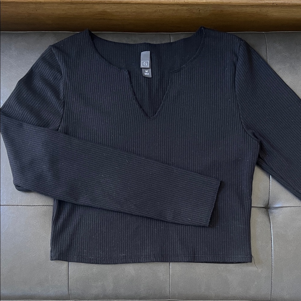 Black Ribbed Long Sleeve Cropped Workout Top NWOT
